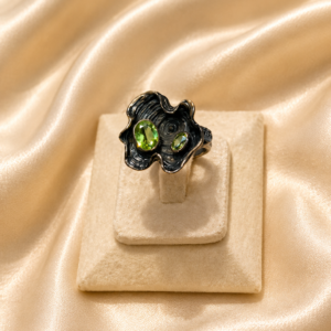Artistic Black Flower Peridot Ring